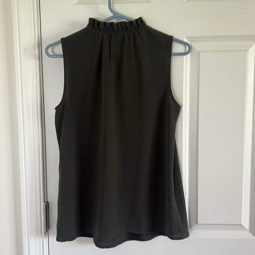 Halogen Size Small Sleeveless Army Green V-neck Blouse - Picture 5 of 7